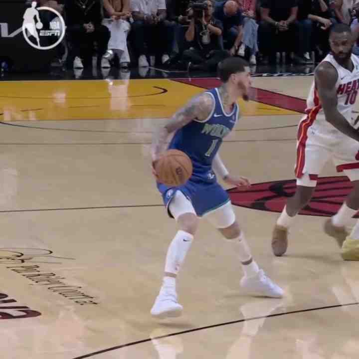 杨鸣:三球夸张走步仿佛两个哈登 NBA尚且如此 多给CBA裁判宽容吧